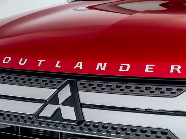 Outlander bonnet emblem